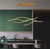 Dimmmbare LED Pendelleuchte in Wellenform für das Esszimmer