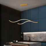 Dimmmbare LED Pendelleuchte in Wellenform für das Esszimmer