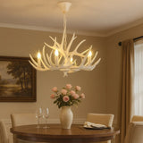 Kronleuchter im Landhausstil mit Geweih-Optik für Esszimmer