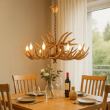 Kronleuchter im Landhausstil mit Geweih-Optik für Esszimmer
