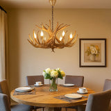 Kronleuchter im Landhausstil mit Geweih-Optik für Esszimmer