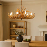 Kronleuchter im Landhausstil mit Geweih-Optik für Esszimmer