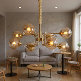 Kronleuchter mit Glaskugeln im modernen Design