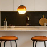 LED Pendelleuchte in Glas Kugelform für das Esszimmer