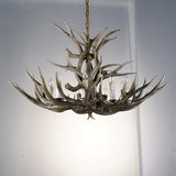 Landhaus Kronleuchter mit Hirschgeweih-Design für das Wohnzimmer