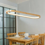 Ovale Pendelleuchte aus Eiche im skandinavischen Design für das Esszimmer