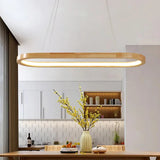 Ovale Pendelleuchte aus Eiche im skandinavischen Design für das Esszimmer