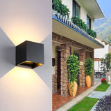 LED Up-Down Wandleuchte für Außenbereich mit verstellbarem Lichtstrahl