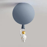 Babyzimmer Deckenleuchte mit bunten Ballons und Astronaut - Clowas.de