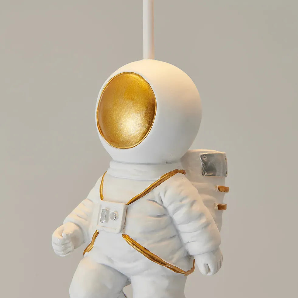 Babyzimmer Deckenleuchte mit bunten Ballons und Astronaut - Clowas.de