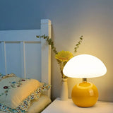 Moderne französische Nachttischlampe in Creme mit Pilz-Design
