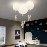 Babyzimmer Deckenleuchte mit bunten Ballons und Astronaut - Clowas.de