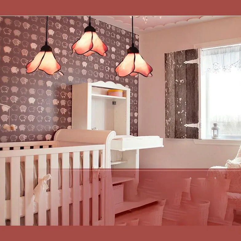 Pendelleuchte bunt Glas dreiköpfige Blumen im Landhausstil - Clowas.de