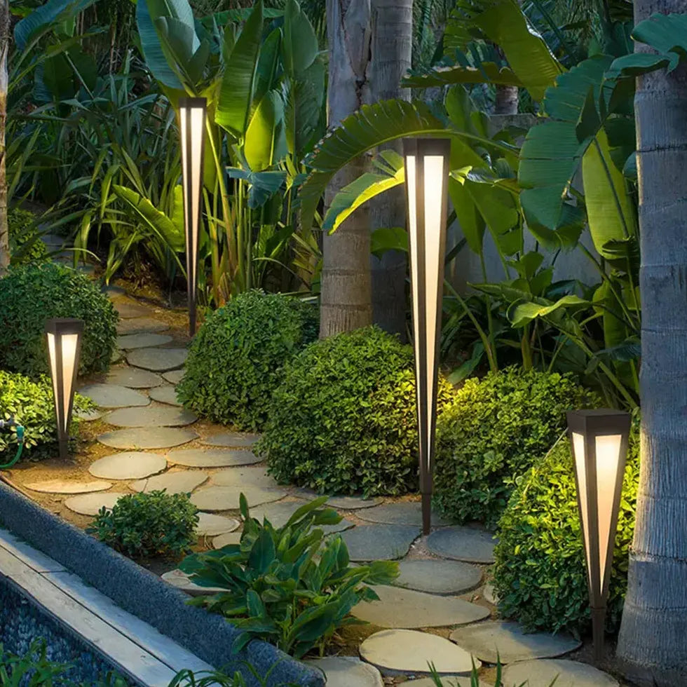 LED Solar Bodenstrahler Outdoor Garten Wasserdicht - Clowas.de
