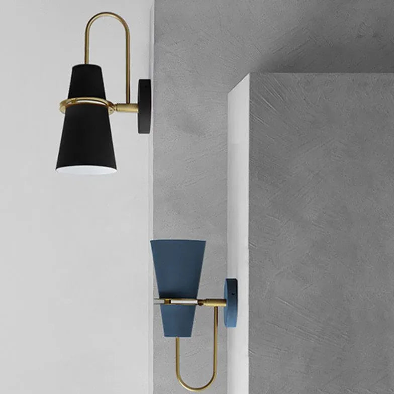 Wandleuchte schwarzer Schirm modernes Design elegante Akzente - Clowas.de