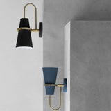 Wandleuchte schwarzer Schirm modernes Design elegante Akzente - Clowas.de