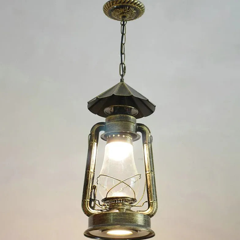 Pendelleuchte Laterne im amerikanischen Vintage Restaurant - Clowas.de