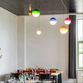 LED Pendelleuchte in Glas Kugelform für das Esszimmer