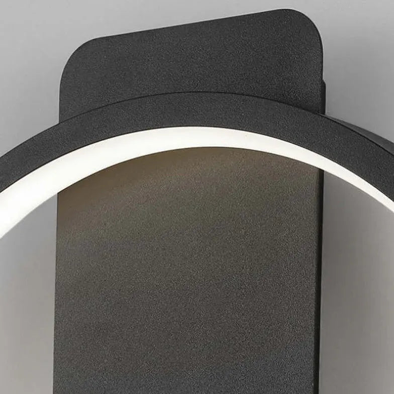 Runde Wandleuchte mit modernem und minimalistischem Uhrendesign - Clowas.de