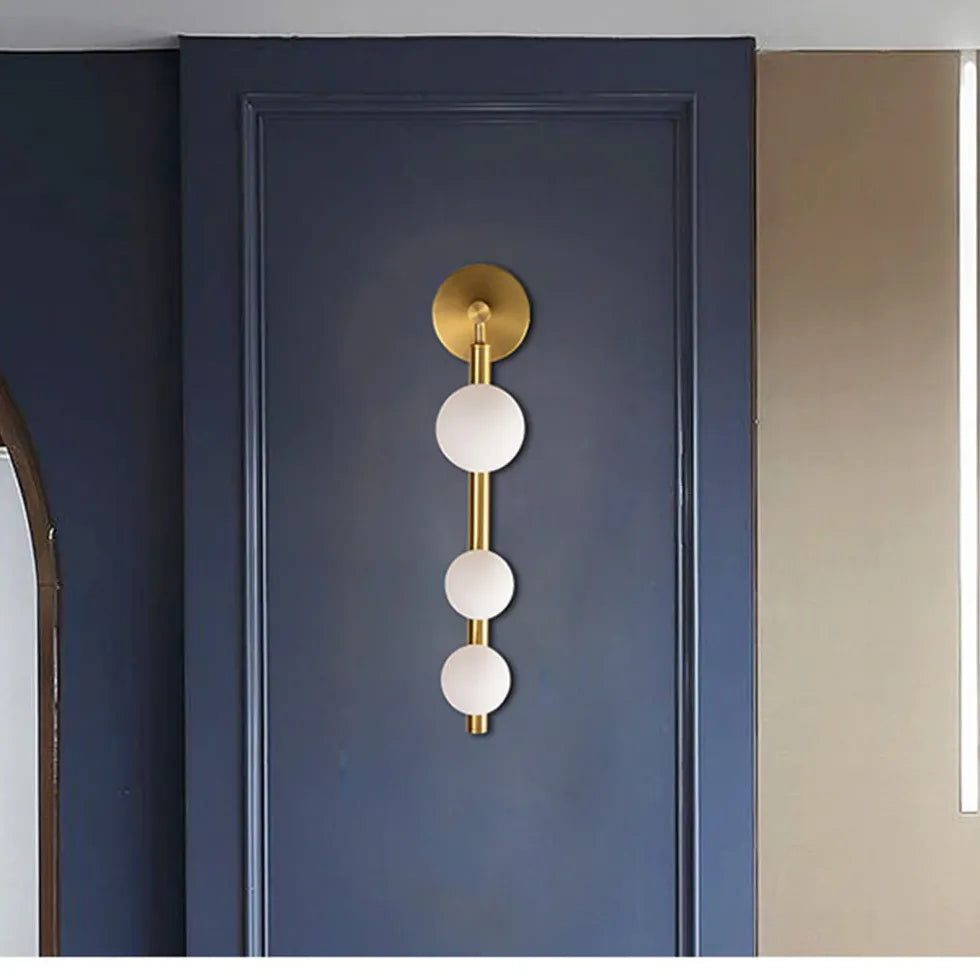 wandleuchte led wohnzimmer Moderne elegante goldene Akzente - Clowas.de