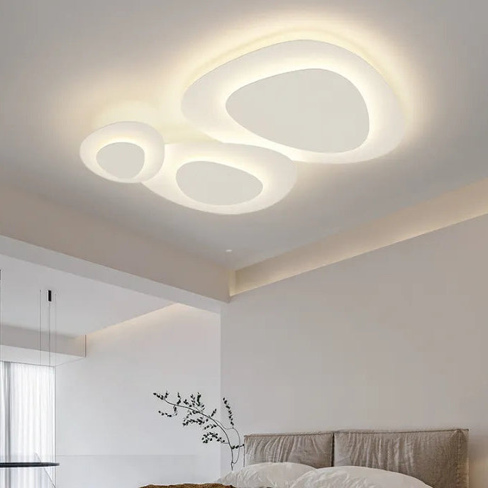 Dimmbar LED-Deckenlampe in Weiß mit mehrschichtigem Design