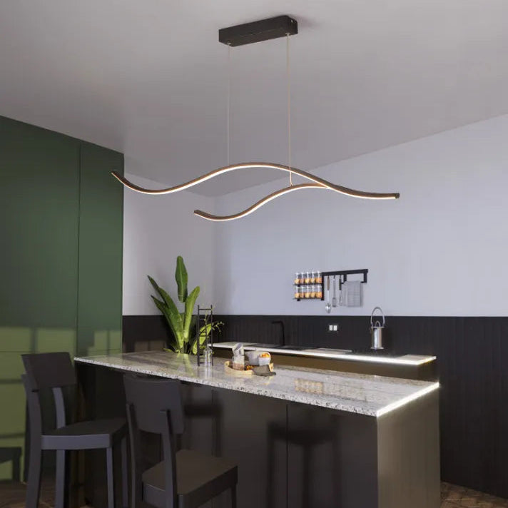 Dimmmbare LED Pendelleuchte in Wellenform für das Esszimmer
