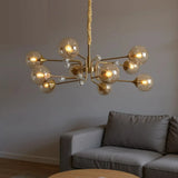 Kronleuchter mit Glaskugeln im modernen Design