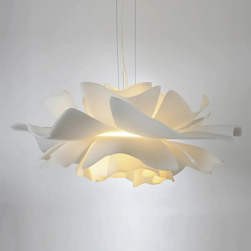 LED Pendelleuchte Blumenform im Nordic Design