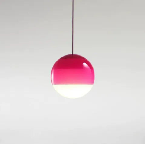 LED Pendelleuchte in Glas Kugelform für das Esszimmer