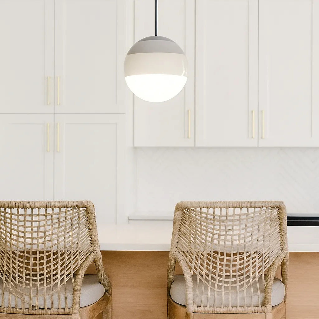 LED Pendelleuchte in Glas Kugelform für das Esszimmer