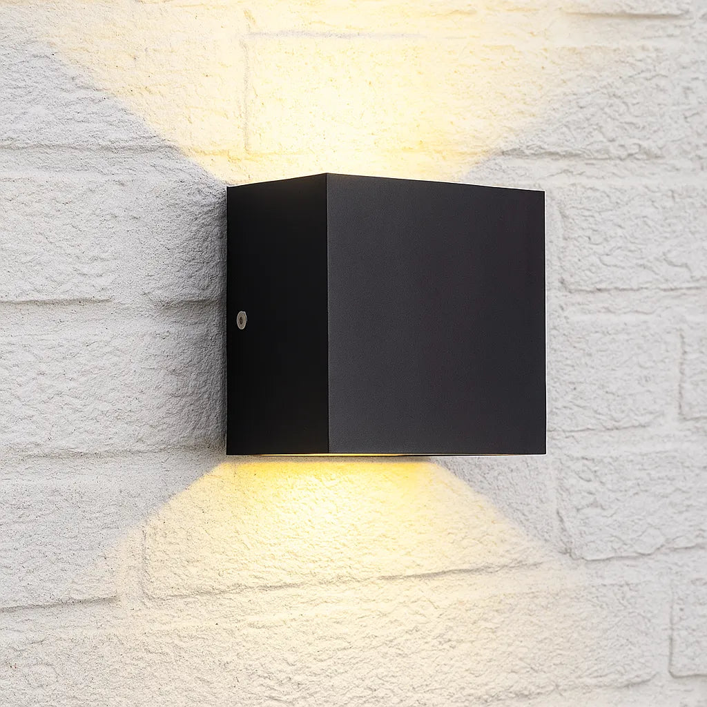 LED Up-Down Wandleuchte für Außenbereich mit verstellbarem Lichtstrahl