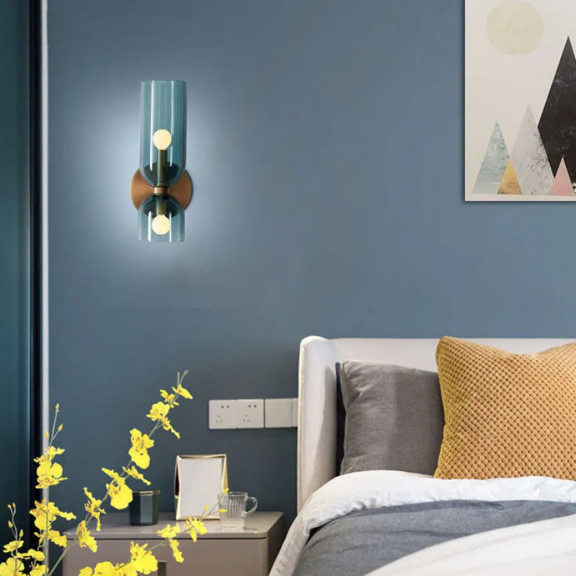 LED Wandleuchte Up & Down mit Glasschirm im skandinavischen Design