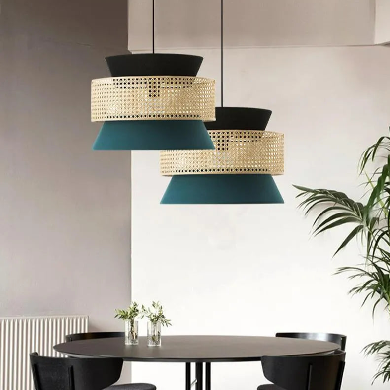 Moderne Pendelleuchte aus Rattan für das Esszimmer