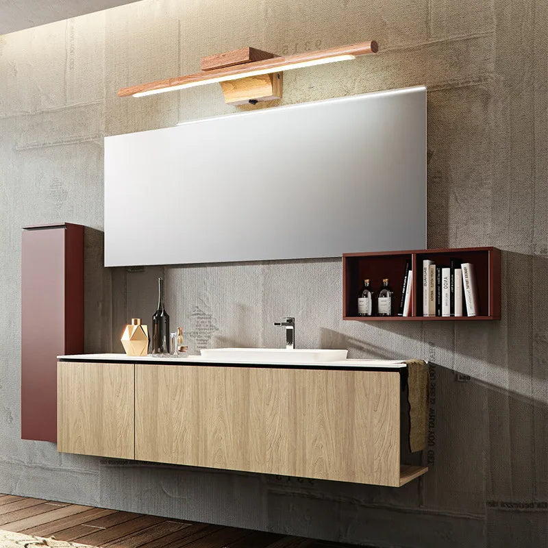 Nordische LED-Wandleuchte aus Eichenholz in länglicher Form