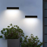 Rechteckige LED-Außenwandleuchte in matter Ausführung – Modernes Design