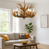 Rustikaler Kronleuchter im Landhausstil mit Geweih-Design und Kerzenhaltern