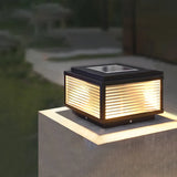 Solar Gartenleuchte Schwarz mit 4-seitiger Beleuchtung