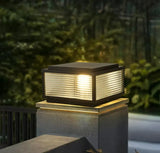 Solar Gartenleuchte Schwarz mit 4-seitiger Beleuchtung