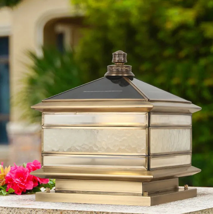 Solar Sockelleuchte im Lanternenstil aus Kupfer und Glas