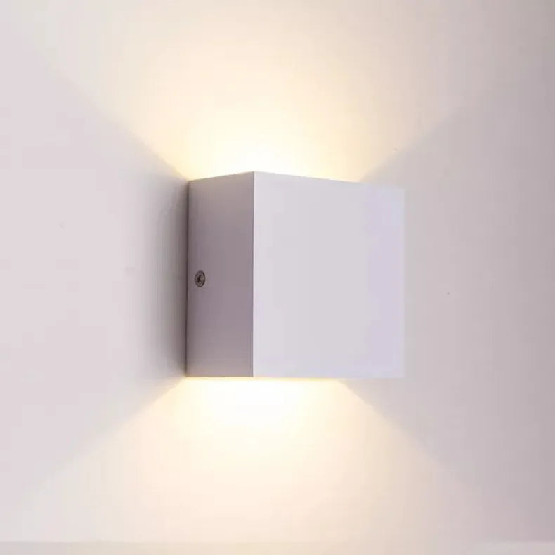 LED Up-Down Wandleuchte für Außenbereich mit verstellbarem Lichtstrahl