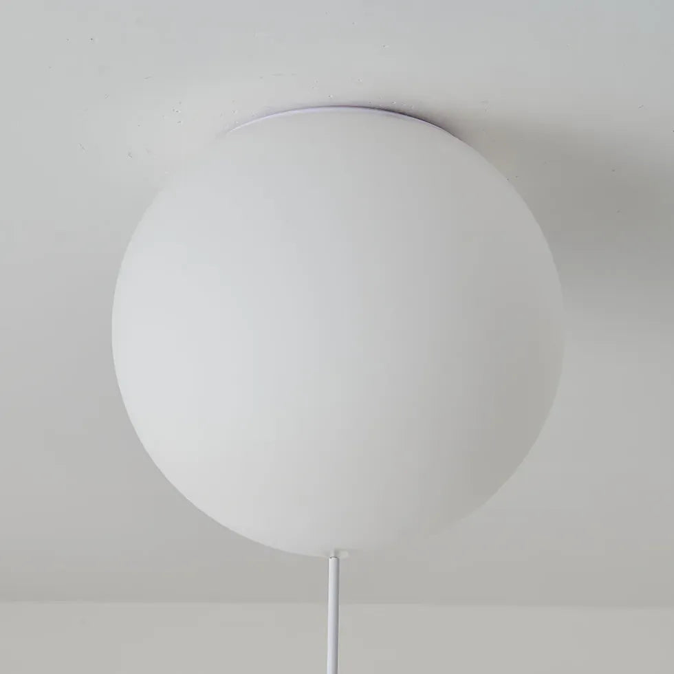Babyzimmer Deckenleuchte mit bunten Ballons und Astronaut - Clowas.de
