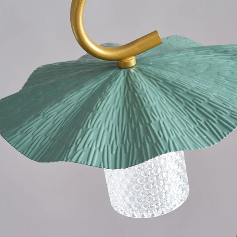 Gebogenes Design mit angeschlossener Tischstehlampe