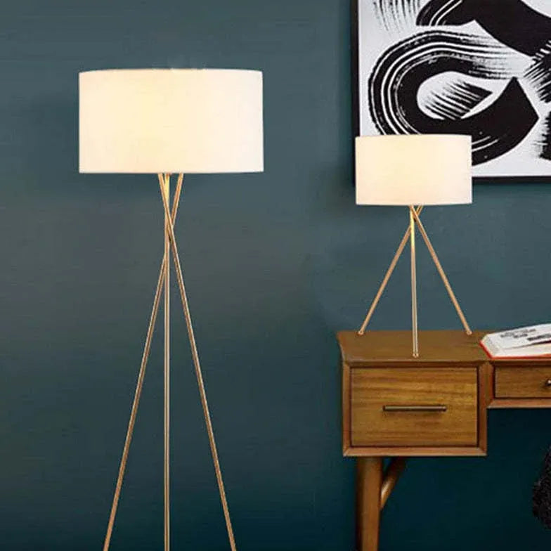 Dreibein Stehlampe Weiß moderne elegante Raumgestaltung - Clowas.de