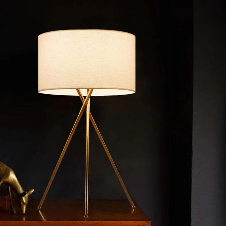 Dreibein Stehlampe Weiß moderne elegante Raumgestaltung - Clowas.de