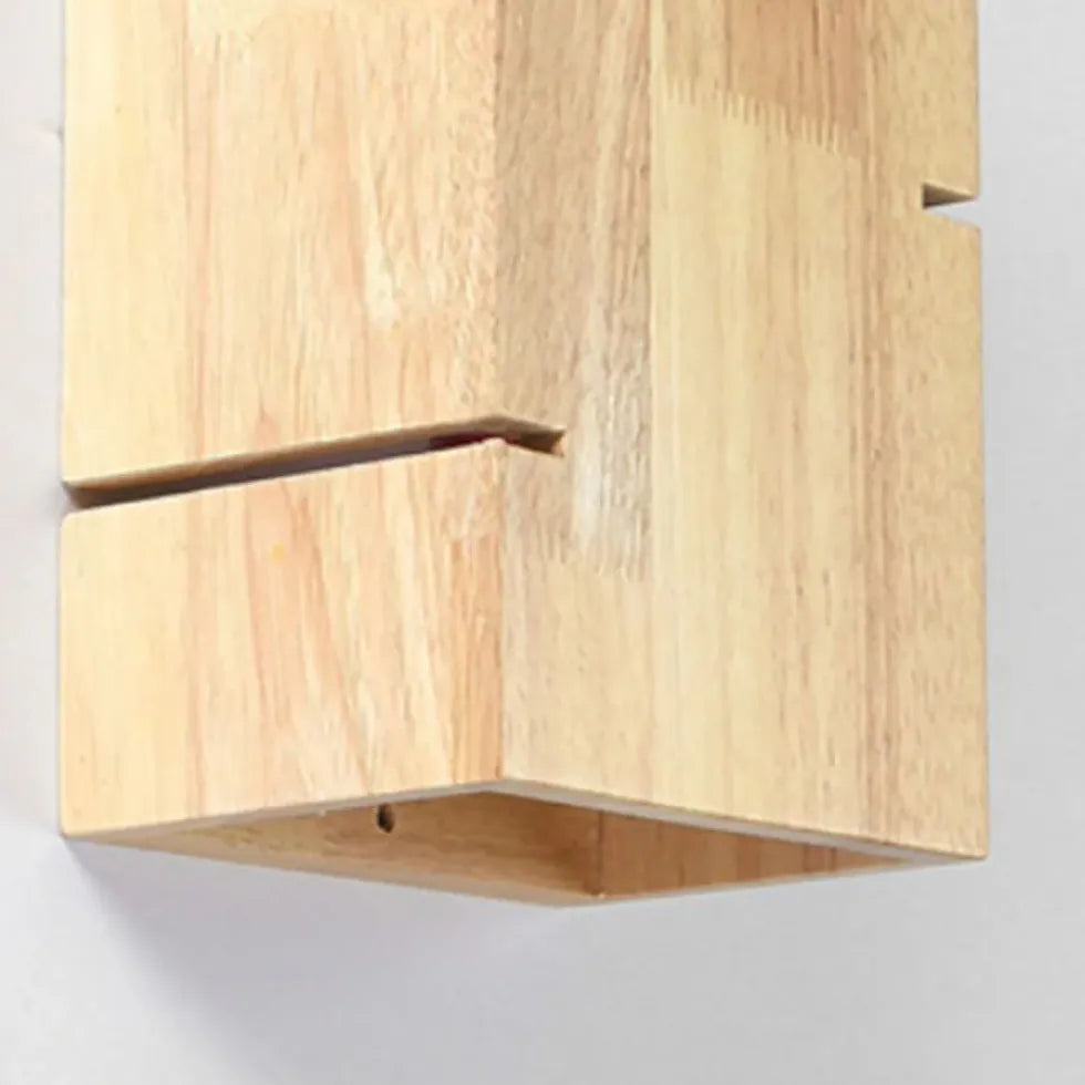 Eckige Wandleuchte aus Holz im nordischen Stil - Clowas.de