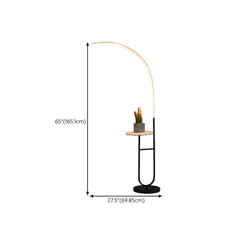 Gebogene lineare Lampe mit Tischstehlampe