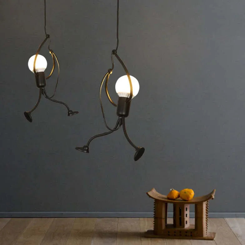 Schlafzimmer LED Deckenleuchte mit kleinem Eisenmann Design - Clowas.de
