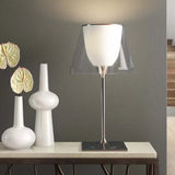 Weiße minimalistische Tischlampe weiße Doppelschicht