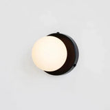 Kugel Wandleuchte für modernes minimalistisches Schlafzimmer - Clowas.de
