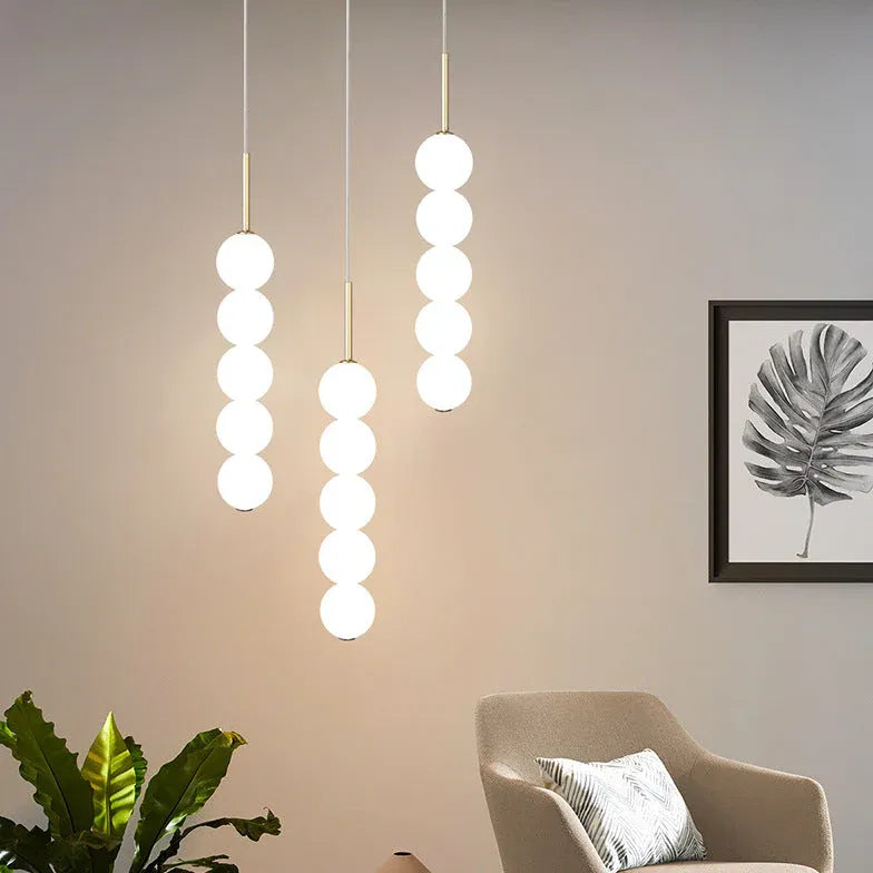 Pendelleuchte 5-flammig höhenverstellbar nordisches schlichtes weißes Kugeldesign - Clowas.de